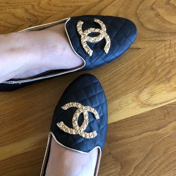 Classy Black and Gold Loafers Size 8 - Picture 6 of 7